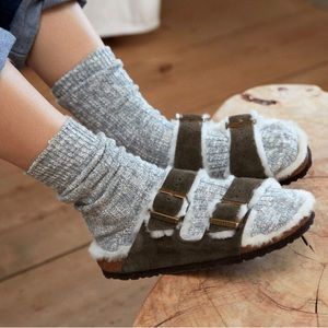 ARIZONA STYLE FLUFFY BIRKENSTOCKS